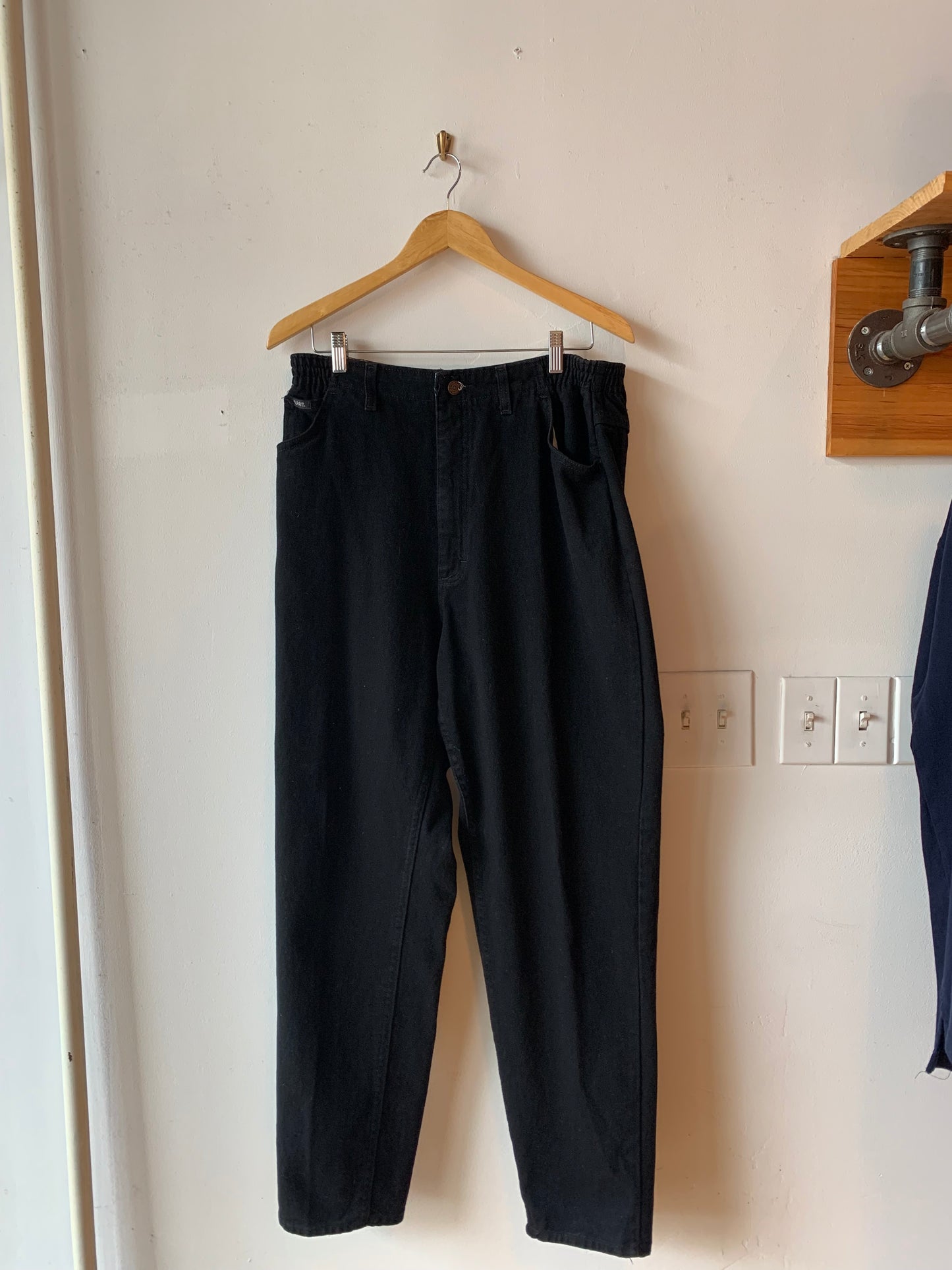 Vintage women’s black Lee jeans