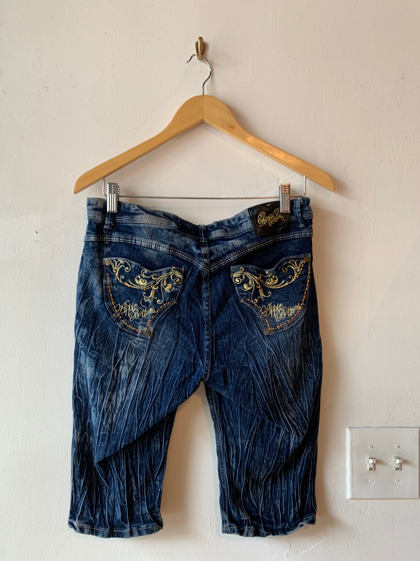Apple bottom shorts
