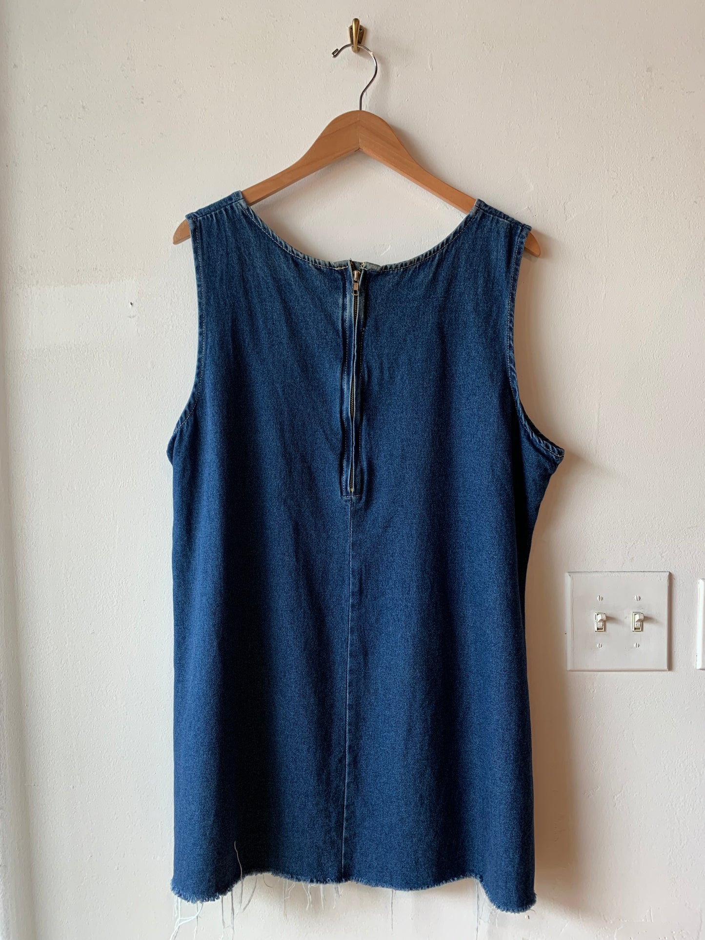 Vintage sleeveless top