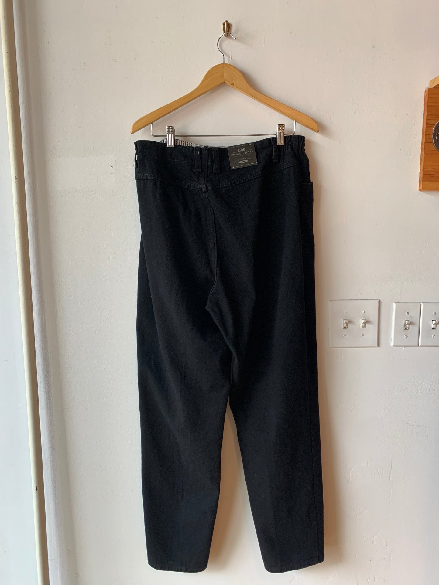 Vintage women’s black Lee jeans