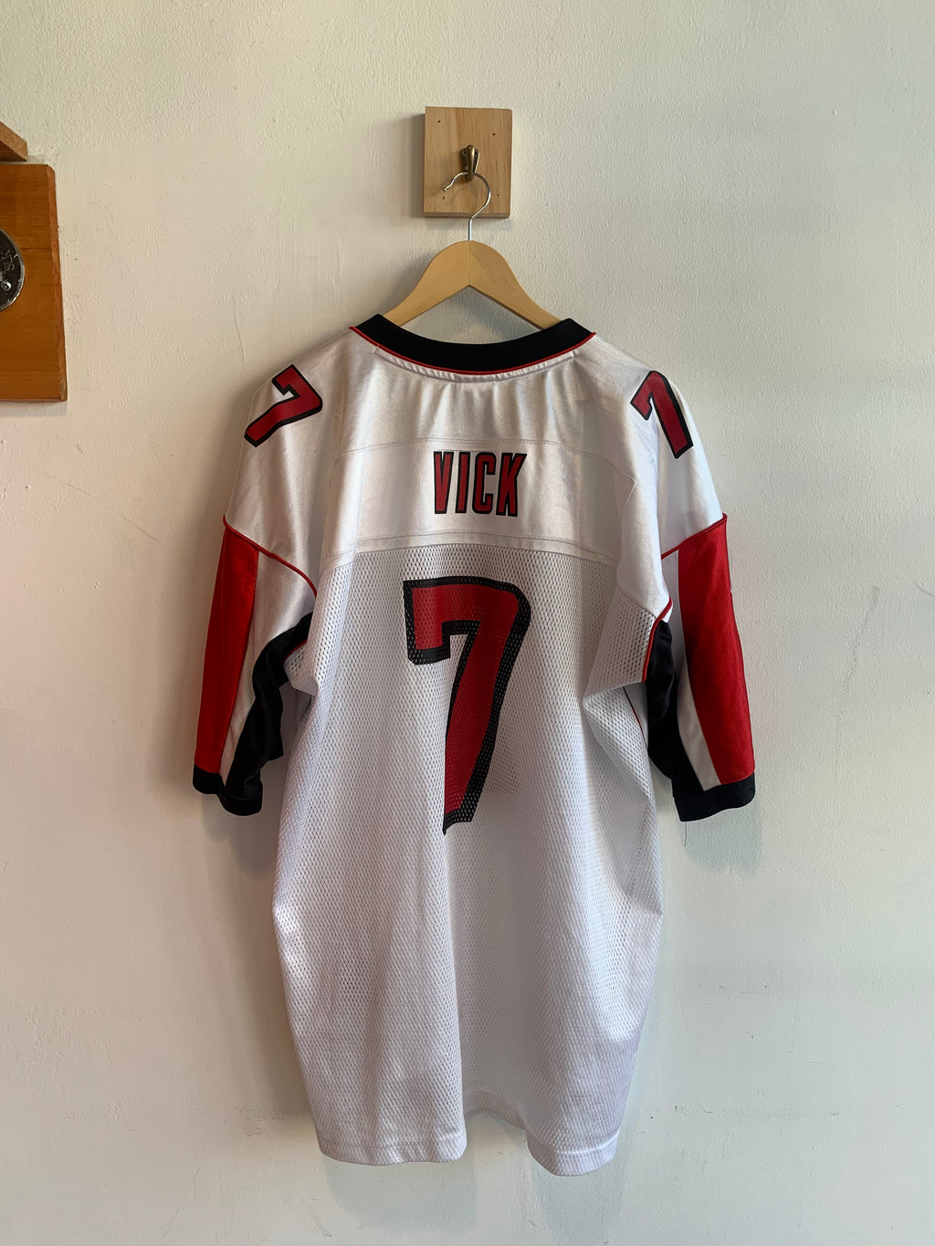Vintage Atlanta Falcons Michael Vick #7 Football Jersey