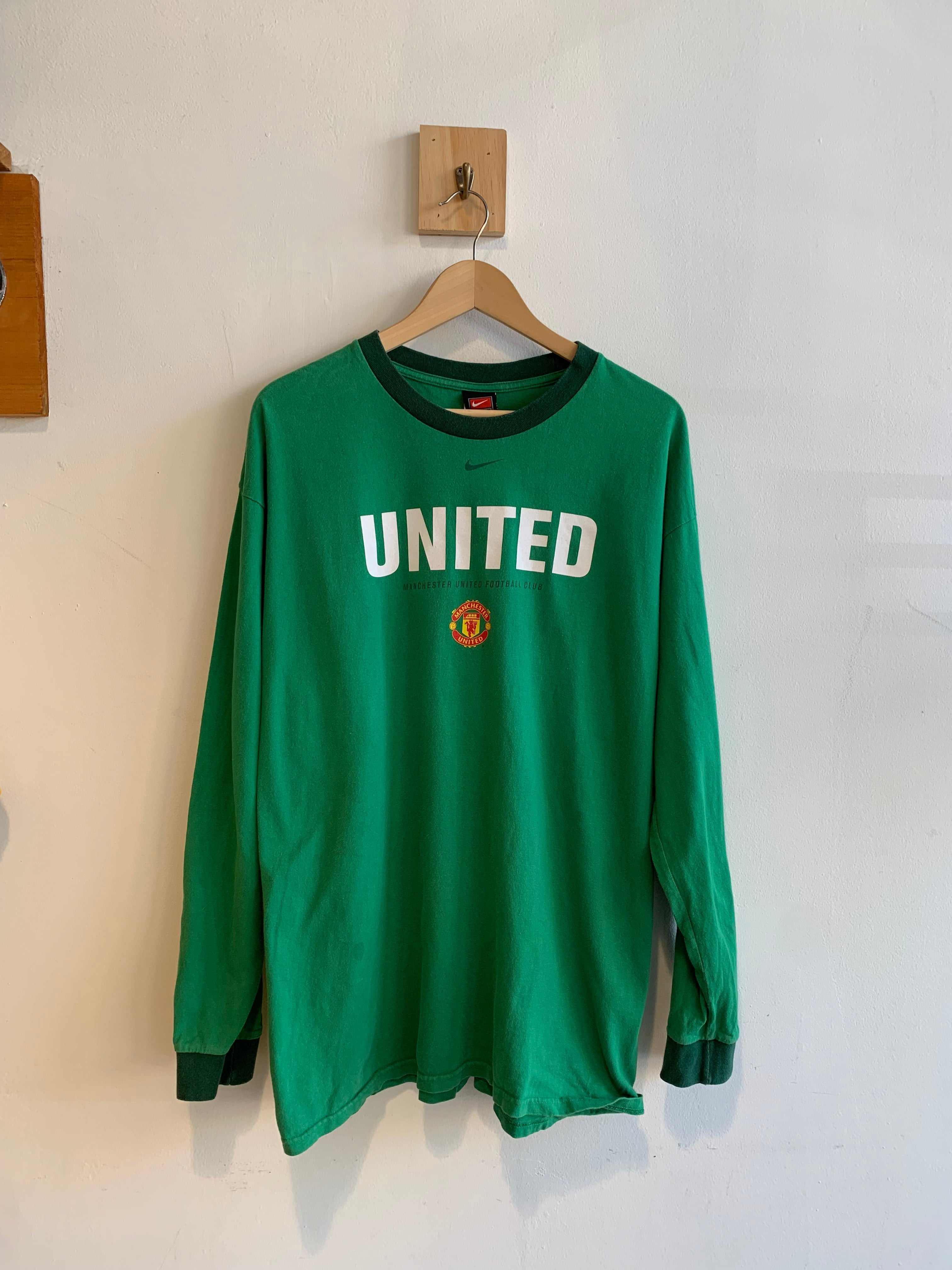 Vintage Nike Manchester United Football Club Long Sleeve T-Shirt