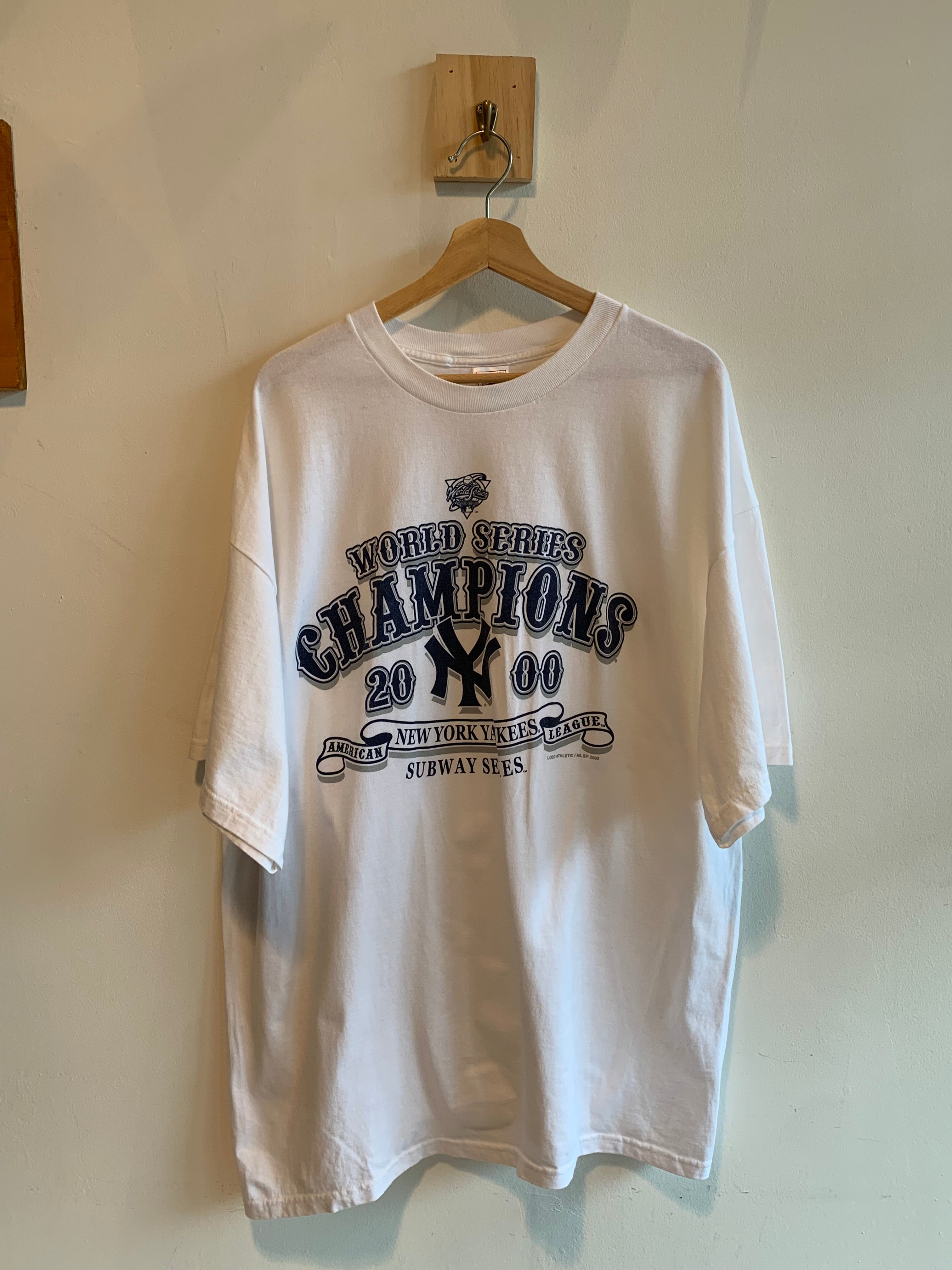 Vintage New York Yankees 2000 World Series Champions T-shirt