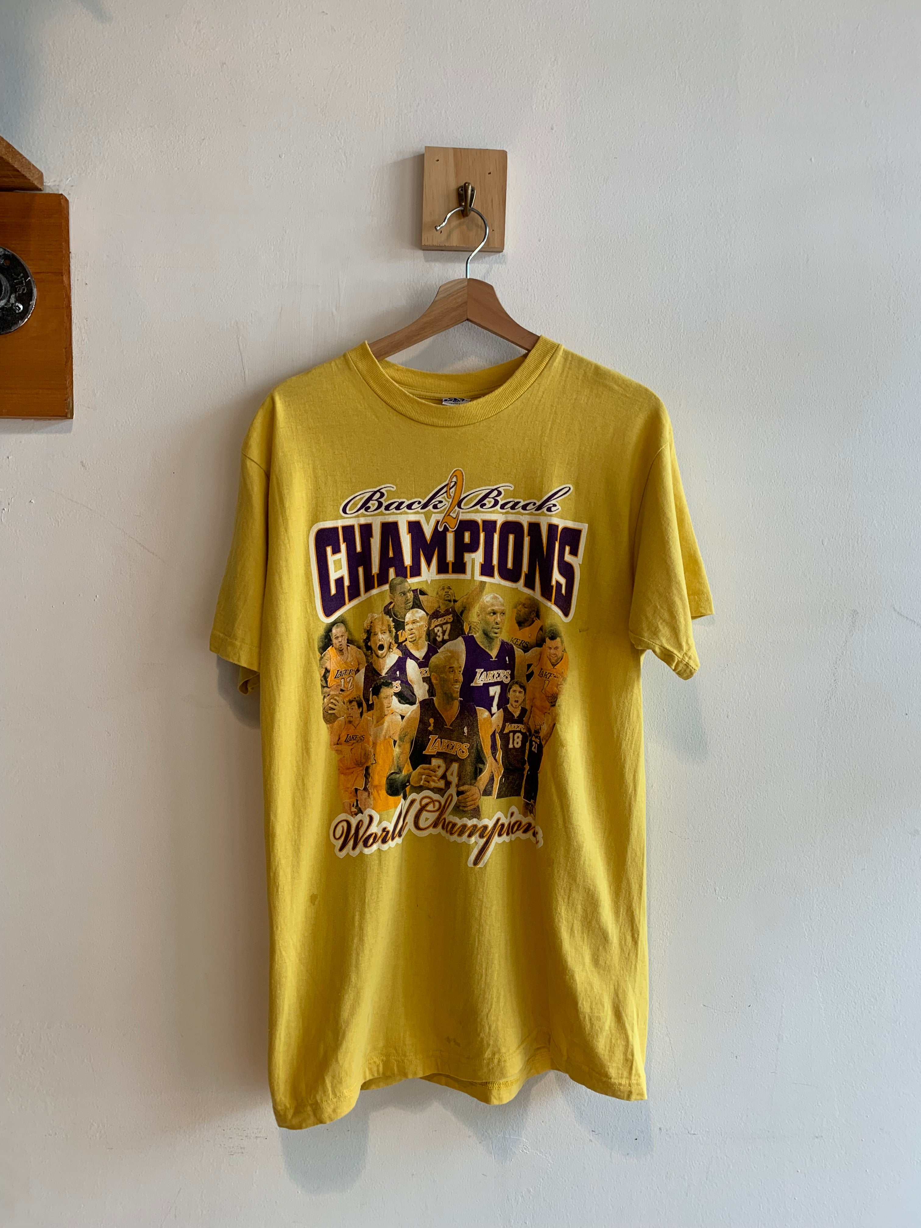 Vintage Los Angeles Lakers 2010 NBA Finals Champions "Back to Back" T-Shirt