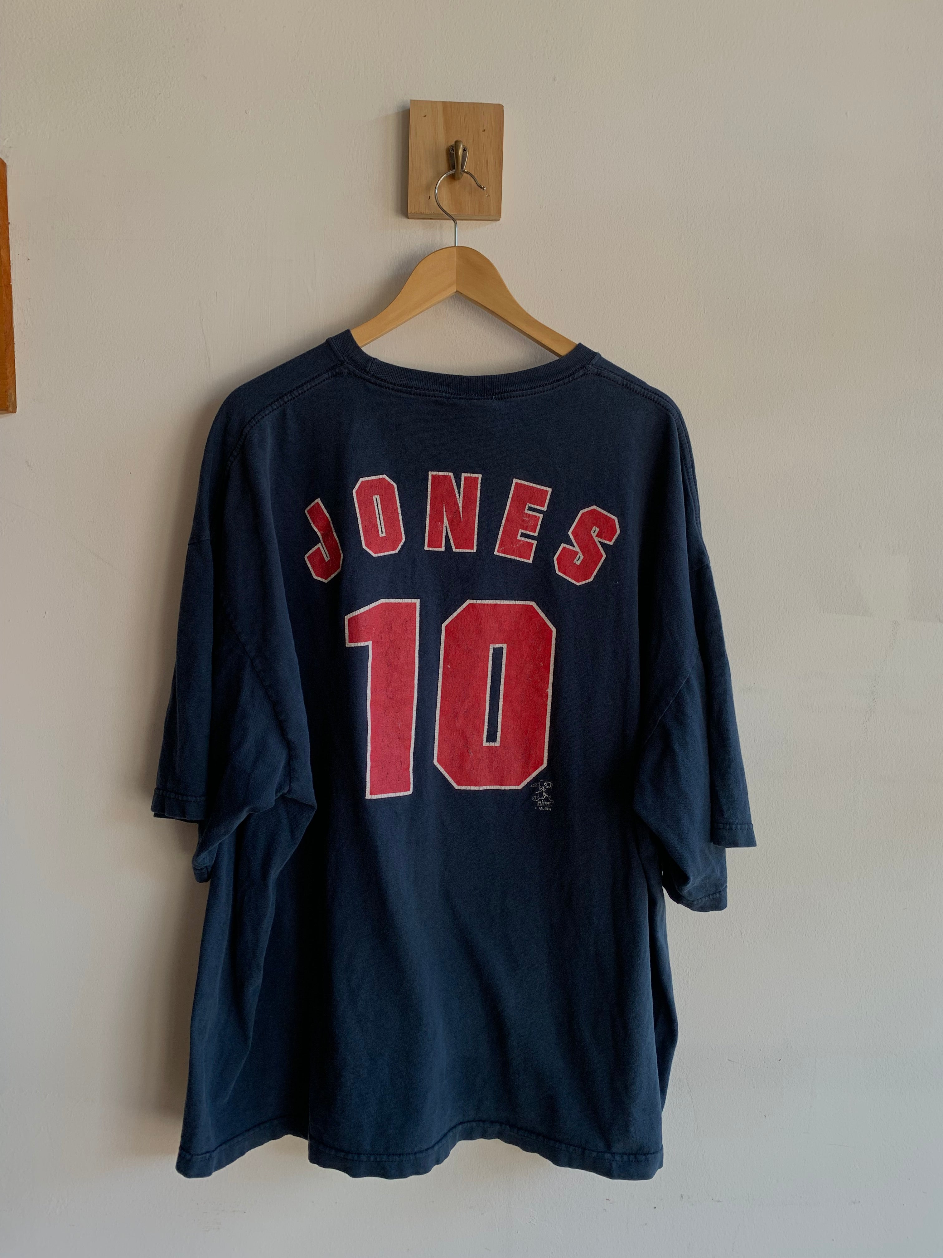 Vintage Chipper Jones Atlanta Braves T-Shirt