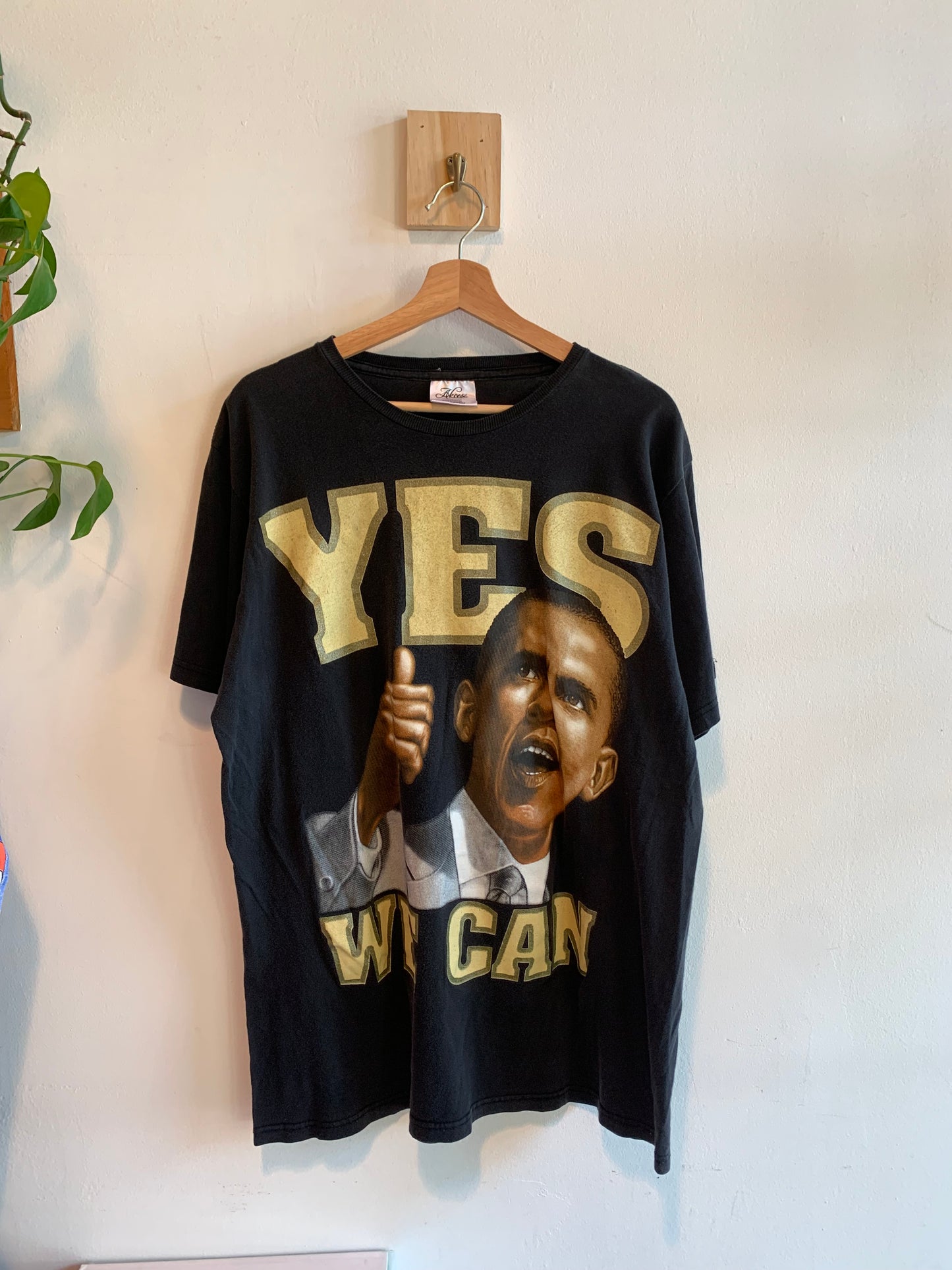 Obama “Yes We Can” Tee