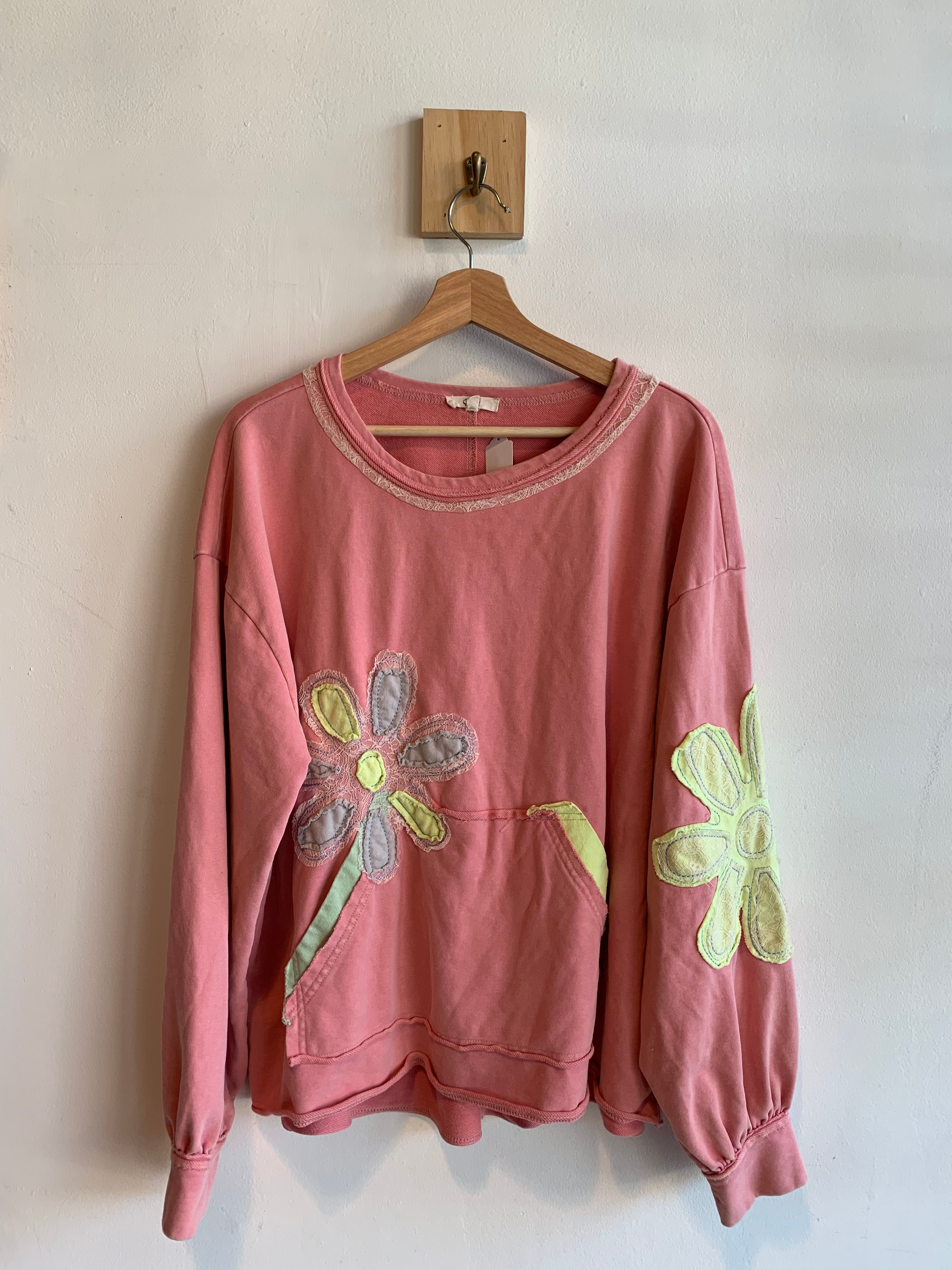 Easel Daisy Patch Terry Pullover Shirt
