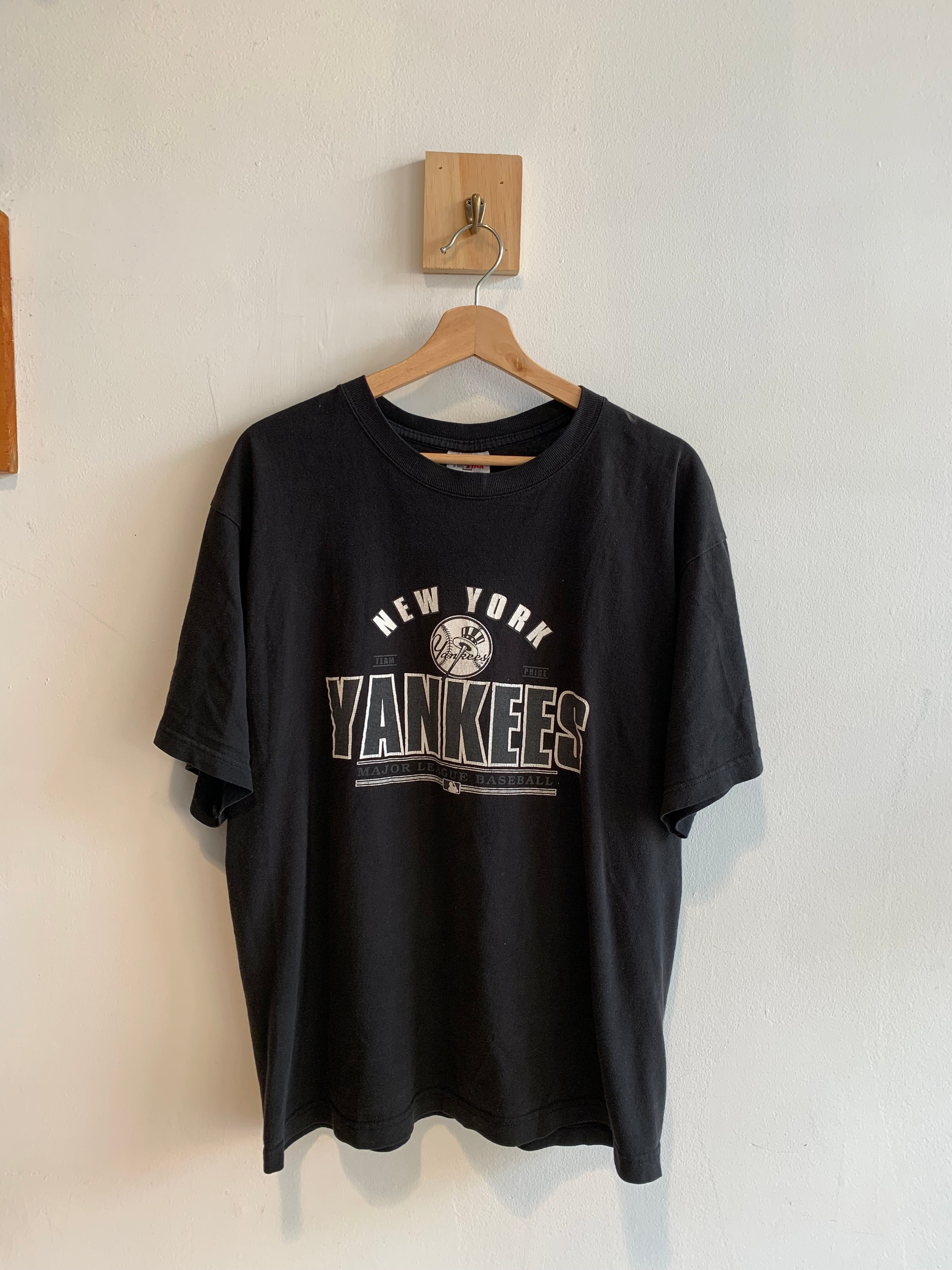 Vintage MLB New York Yankees Graphic Tee