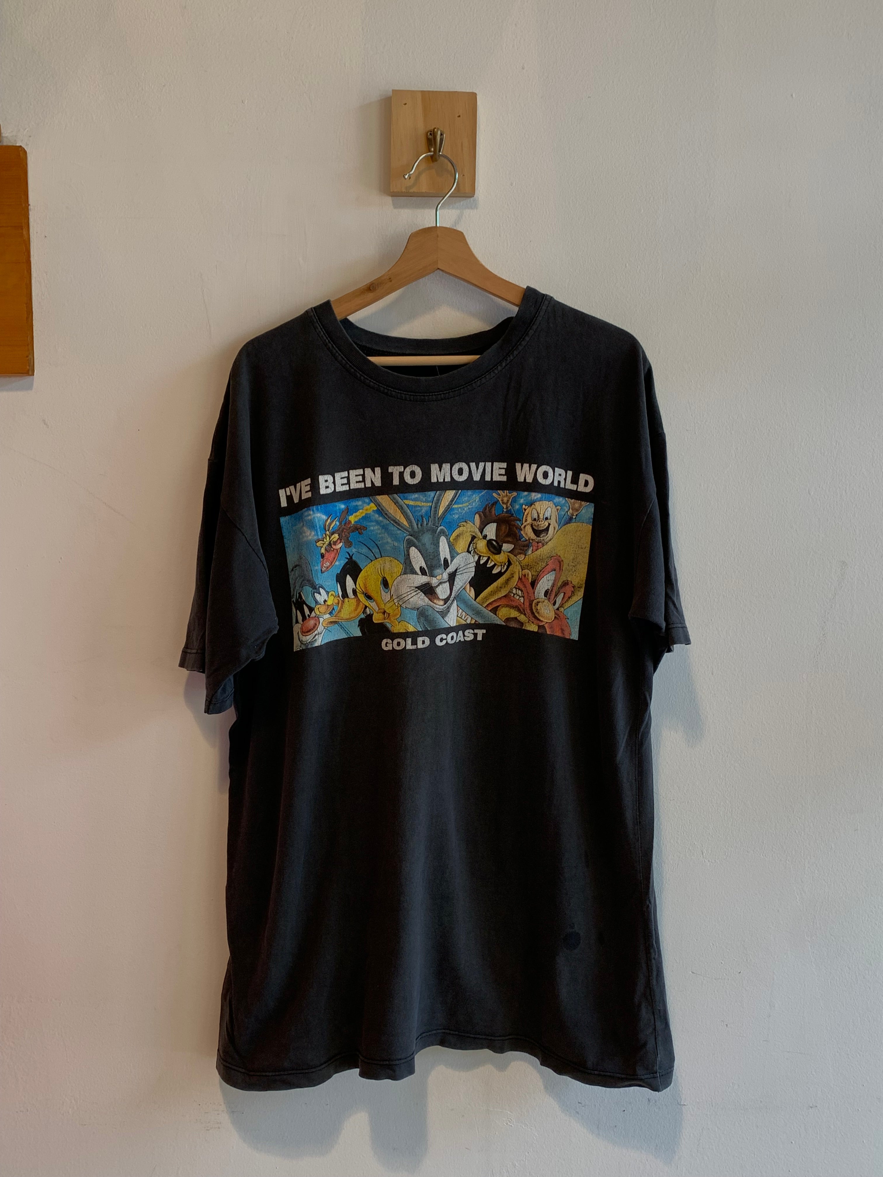 Vintage Looney Tunes “I’ve Been To Movie World Gold Coast” Tee